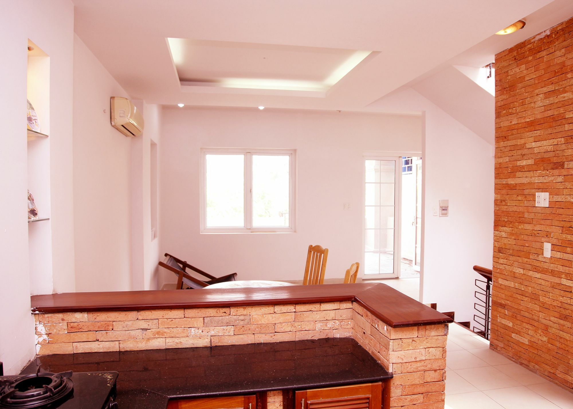 Sakura Cafe Apartment *
